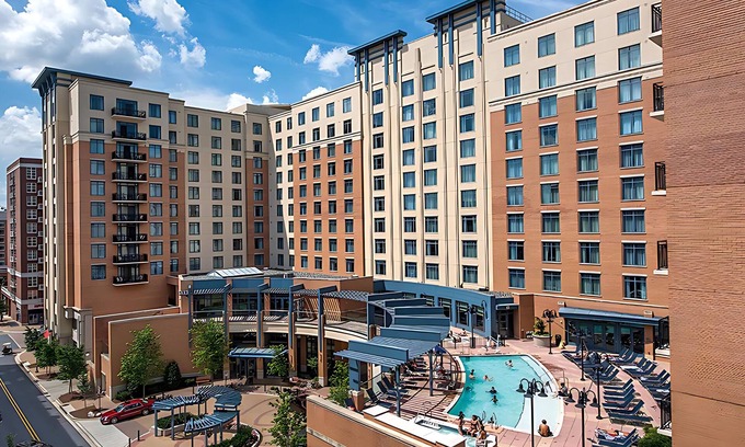 Oxon Hill Apartment | Wyndham National Harbor: 1 Bedroom Deluxe Near D.C. & Waterfront Attractions