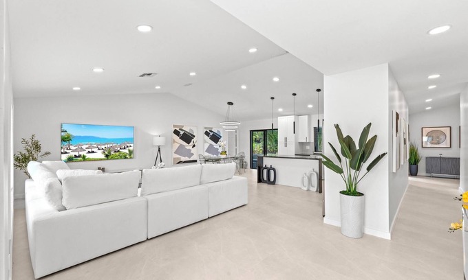 Greenview Shores Villa | Wynn Villa 5bed 3bath + Pool