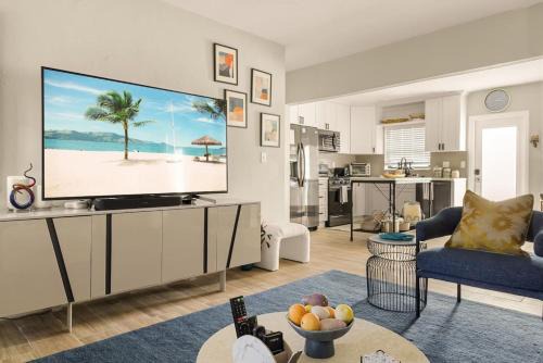 Buena Vista House | Wynwood beautiful Art Deco home with 4 Bedroom