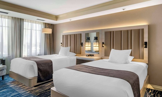 Punta Gorda Hotel | Wyvern Hotel, an Ascend Collection Hotel