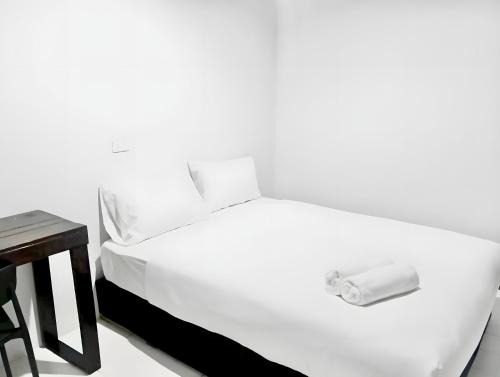 Wat Bowon Niwet Apartment | X Mitr Inn Khaosan