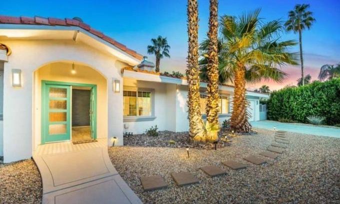 Sunrise Vista Chino House | Xanadu.3-bedroom, 2 bath pool home in gorgeous Palm Springs!