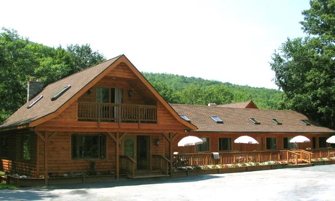 Jewett Center Resort | Xenia Lodge