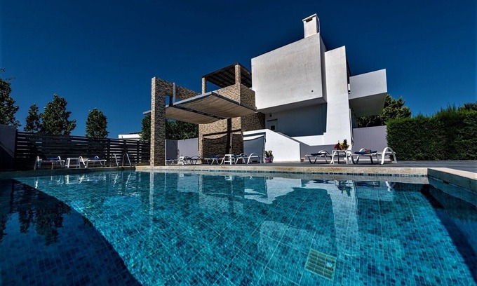 Zipari Villa | XENOS VILLA 1 WITH PRIVATE SWIMMING POOL, NEAR THE SEA