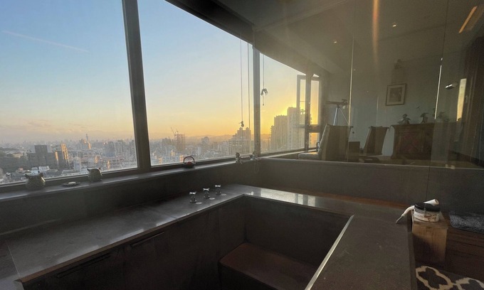 Beitou Apartment | XinBeitou Skyhigh Hotspring/Pool Getaway