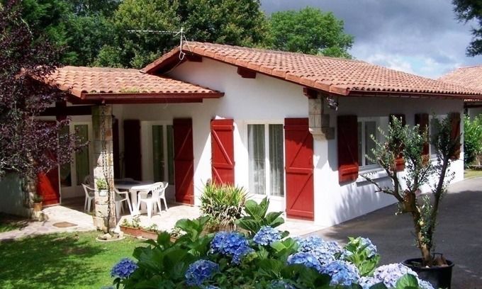 Saint-Pee-sur-Nivelle House | Xirimola BI - Saint-pee-sur-nivelle