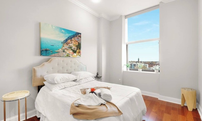 North Philadelphia East Apartment | XL Studio - Studio w/Pool & Scenic Rooftop