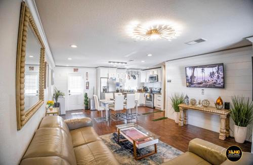 Lincoln Acres House | Xlnc Exotic Home Sunnyside
