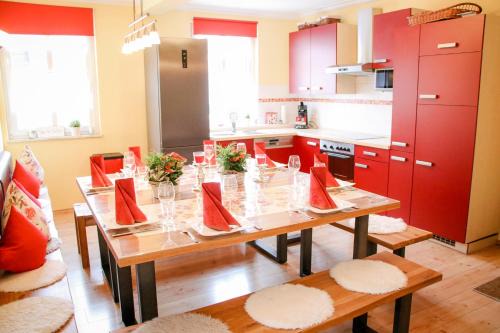 Hayingen Apartment | XXL-Ferienwohnung Blumenwiese