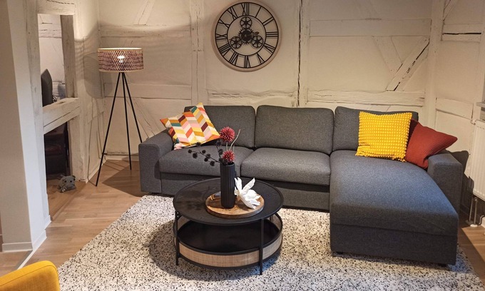 Schwabach Apartment | Xzllenz auf 100qm #modern#balkon#fachwerk#netflix