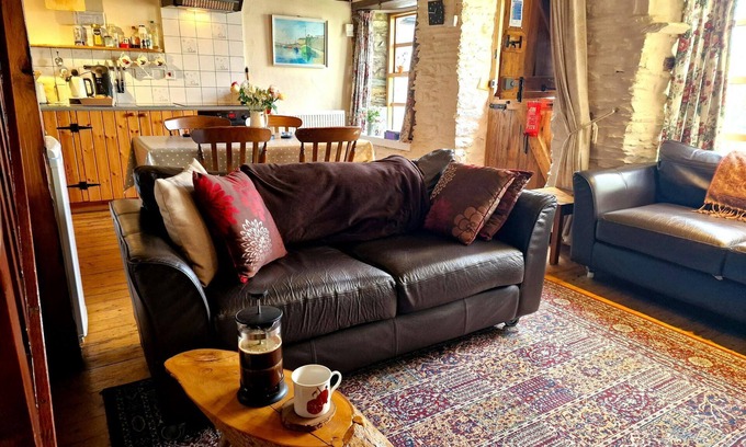 Tan-y-groes Cottage | Y Beudy, Llangrannog