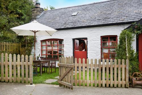 Tan-y-groes House | Y Beudy Llangrannog