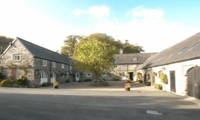 Pennant Melangell Cottage | Y GADLAS - sleeps 4 guests in 2 bedrooms, Nr Bala, Snowdonia