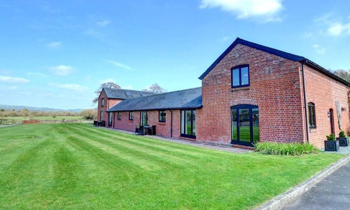Caersws House | Y Stabl in the beautiful Llandinam