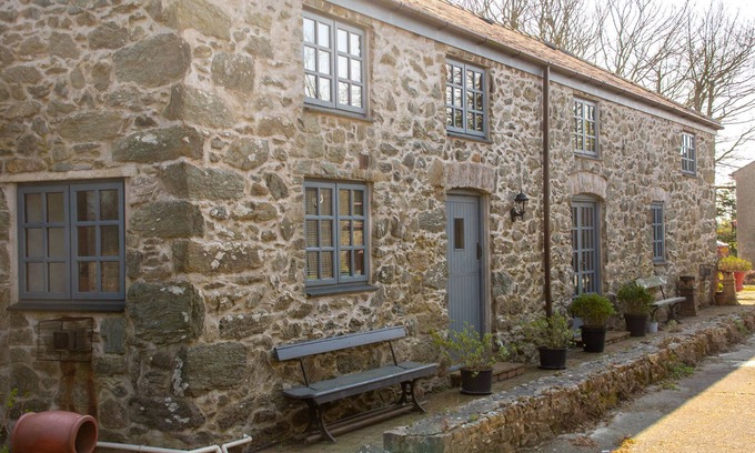 Bodffordd Cottage | Y Wennol - sleeps 8 guests in 3 bedrooms