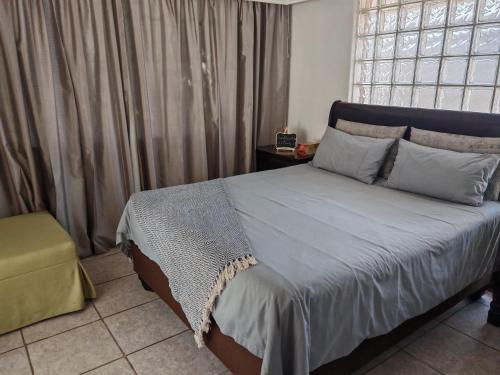 Edenvale Apartment | Yakhe self-catering Cozy styled 1 bedroomed