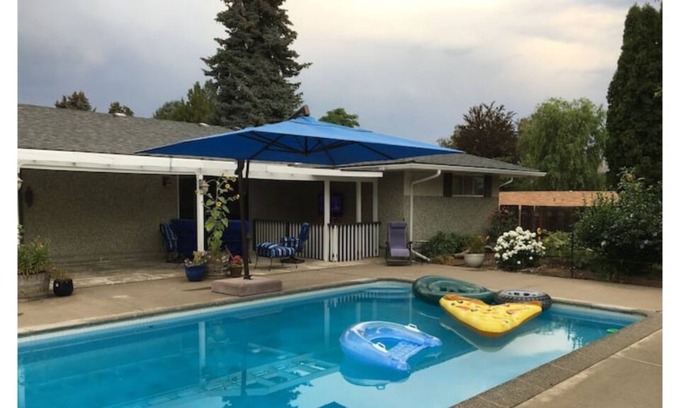 Yakima House | Yakima Pool House