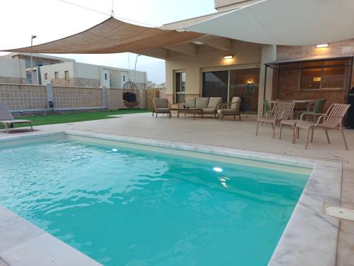 Eilat Villa | YalaRent Eilat Villa 4BR Private Pool & Garden