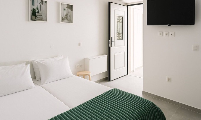 Ayios Pandeleimon Apartment | Yalos Tiny Studio – Cozy Stay with Patio & Kitchenette Near Elafonisi Beach