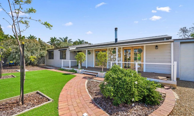 Yankalilla House | Yankavilla - Yankalilla - C21 SouthCoast Holidays