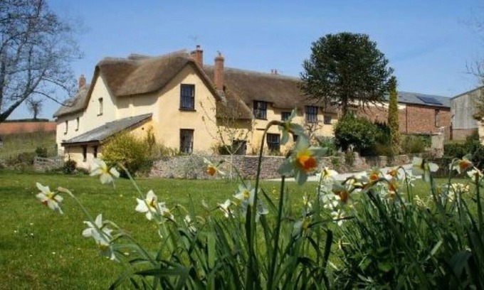 Crediton House | Yans Barn · Great Gutton Farm
