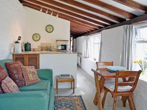 Axminster House | Yarde cottage rural Devon Dog friendly