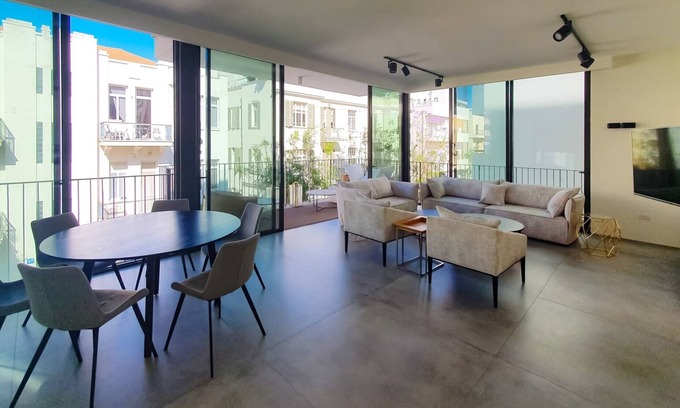 Tel Aviv Apartment | Yavne Brillant - Three Bedroom Apartment, Sleeps 6
