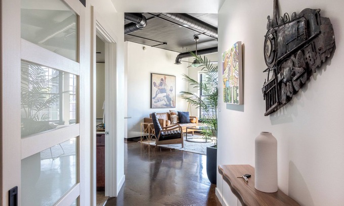 Greenville Downtown Condo | Yea!ThatGreenville. Downtown GV 2BR/2BA Great Location on Main Street.