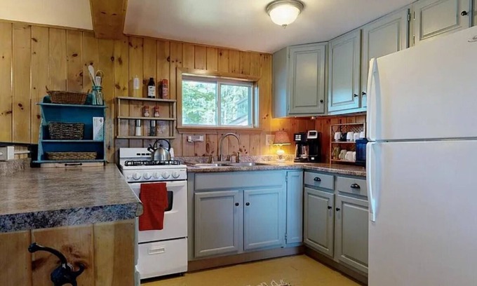 Windham Cabin | Year-round 3-bedroom WATERFRONT Windham cabin with WiFi