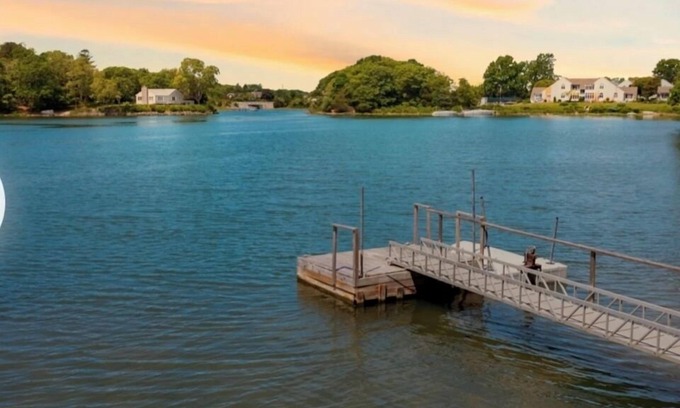 North Sea House | Year-Round Hamptons Waterfront, Renovated, Sunsets, Prime Location, Dock