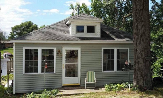 North Webster Cottage | Year Round Lake Front Cottage on Quiet Cove on Webster Lake