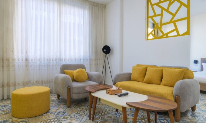 Gemmayzeh Apartment | Yelloscape/Gemmayze