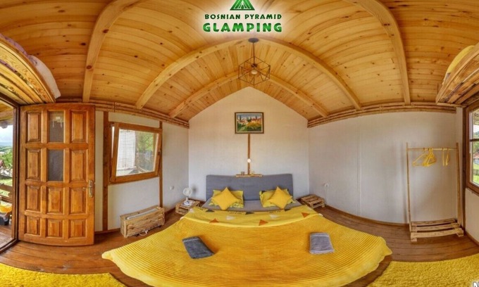 Visoko Apartment | Yellow bungalow Bosnian pyramid glamping