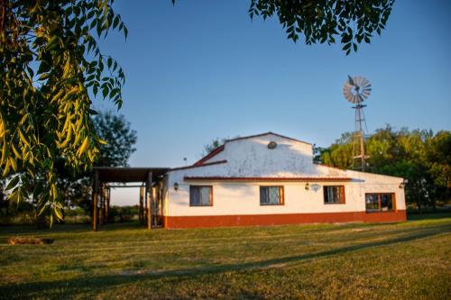 Colonia Libertad House | Yellow Cardinal Lodge