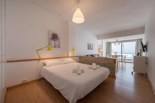 Las Palmas de Gran Canaria House | Yellow Sun Marine I By CanariasGetaway