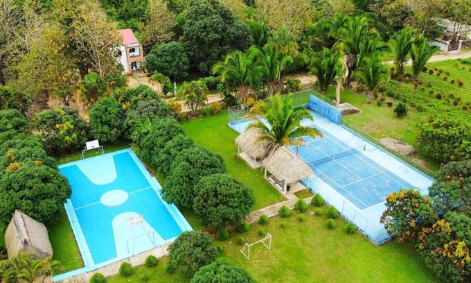 Santa Ana House | YELLOW HOUSE :D SANTA ANA, PETÉN! This is the ideal place for you and your family.