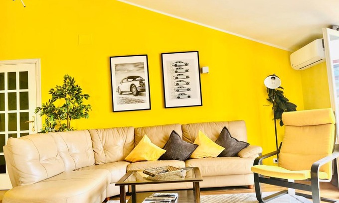 Teramo Apartment | Yellow House