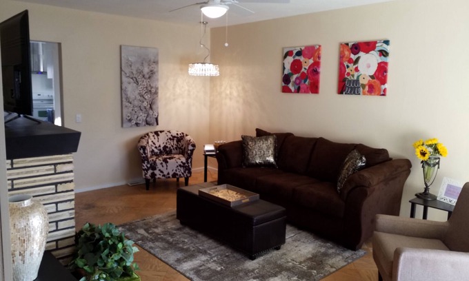 Santa Rita House | YELLOW PINE HOUSE, 3 BEDROOM KING-QUEEN