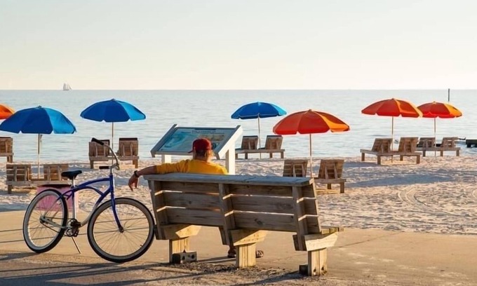 Ocean Springs Cottage | Yellowstone Cottage by the Sea (Gulf Coast Beach)