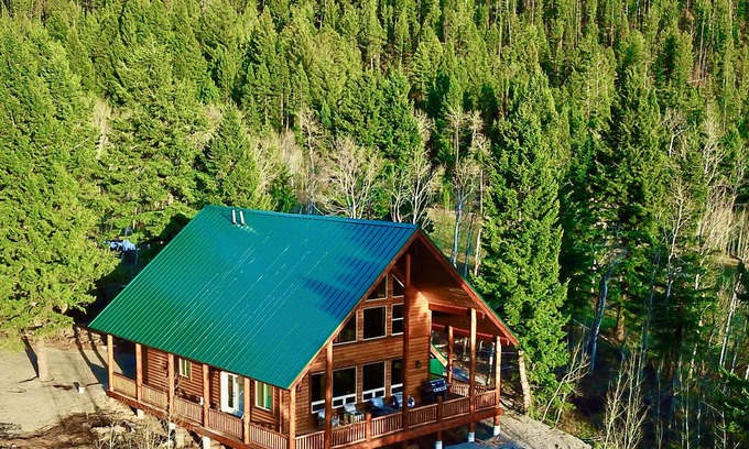 Island Park Cabin | Yellowstone Moose Lodge-10Miles2YNP+Hottub+Wifi+AC