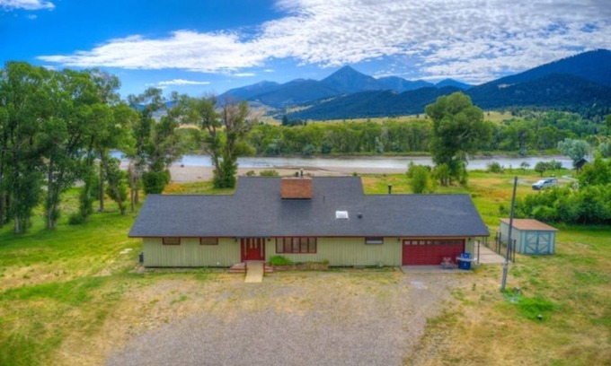 Livingston House | Yellowstone River Retreat - World Class Fly Fishing Right In The Backyard!