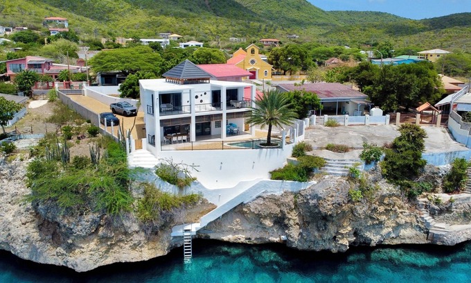 Lagun Villa | Yemaya Villa Curaçao @Lagun -Oceanfront-pool-Wifi + With Private access to sea!