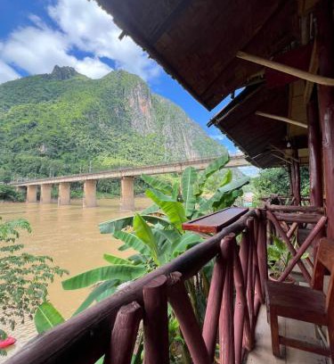 Nong Khiaw House | Yensabai Bungalow River view
