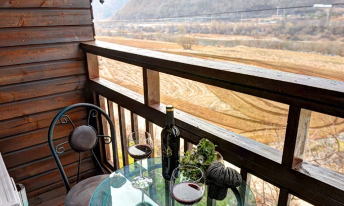Yeongwol House | Yeongwol Riverside White House Pension