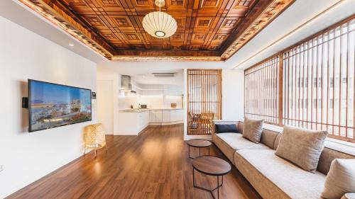 Yeosu House | Yeosu Jinnam Mansion Pension