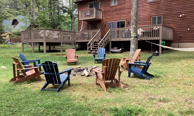Blakeslee House | Yes Deer | Hot Tub, Near Local Fun!