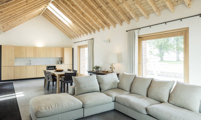 Newcastle House | Yew Cottage, Blackditch
