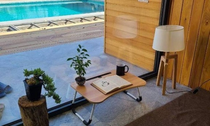 Tashkent Bed & Breakfast | YO Guesthouse : Twin Room with Pool View
