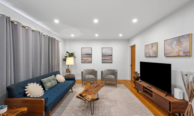 Rocky River House | “YOGA HOUSE” 4bed , 2 spa-like baths + 2x Yoga sunrooms! Hotel quality