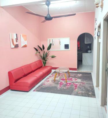 Kampong Raja House | Yoni Homestay